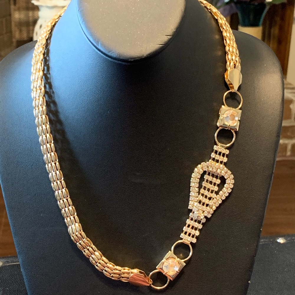 NWT faux belt buckle rhinestone necklace